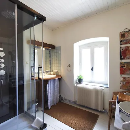 Paisible Avec Terrasse Et Animaux Admis - Fr-1-582-505 * Sembadel