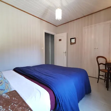 Paisible Avec Terrasse Et Animaux Admis - Fr-1-582-505 *
