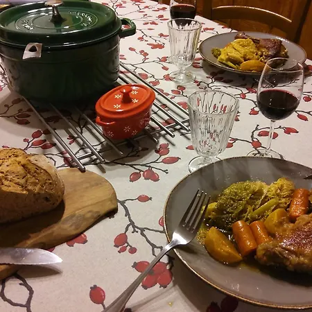Paisible Avec Terrasse Et Animaux Admis - Fr-1-582-505 Bed & Breakfast