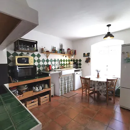 Paisible Avec Terrasse Et Animaux Admis - Fr-1-582-505 Bed & Breakfast *
